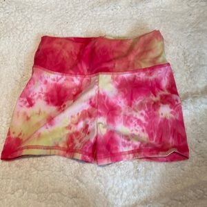 Scrunched butt spandex shorts